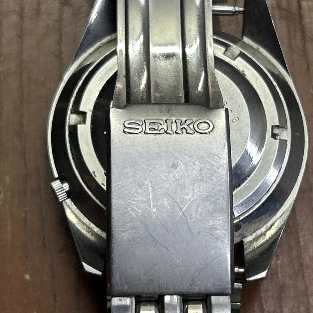 Seiko 5 6119-8200 Automatic Day-Date Vintage Mens Watch Japan Silver White